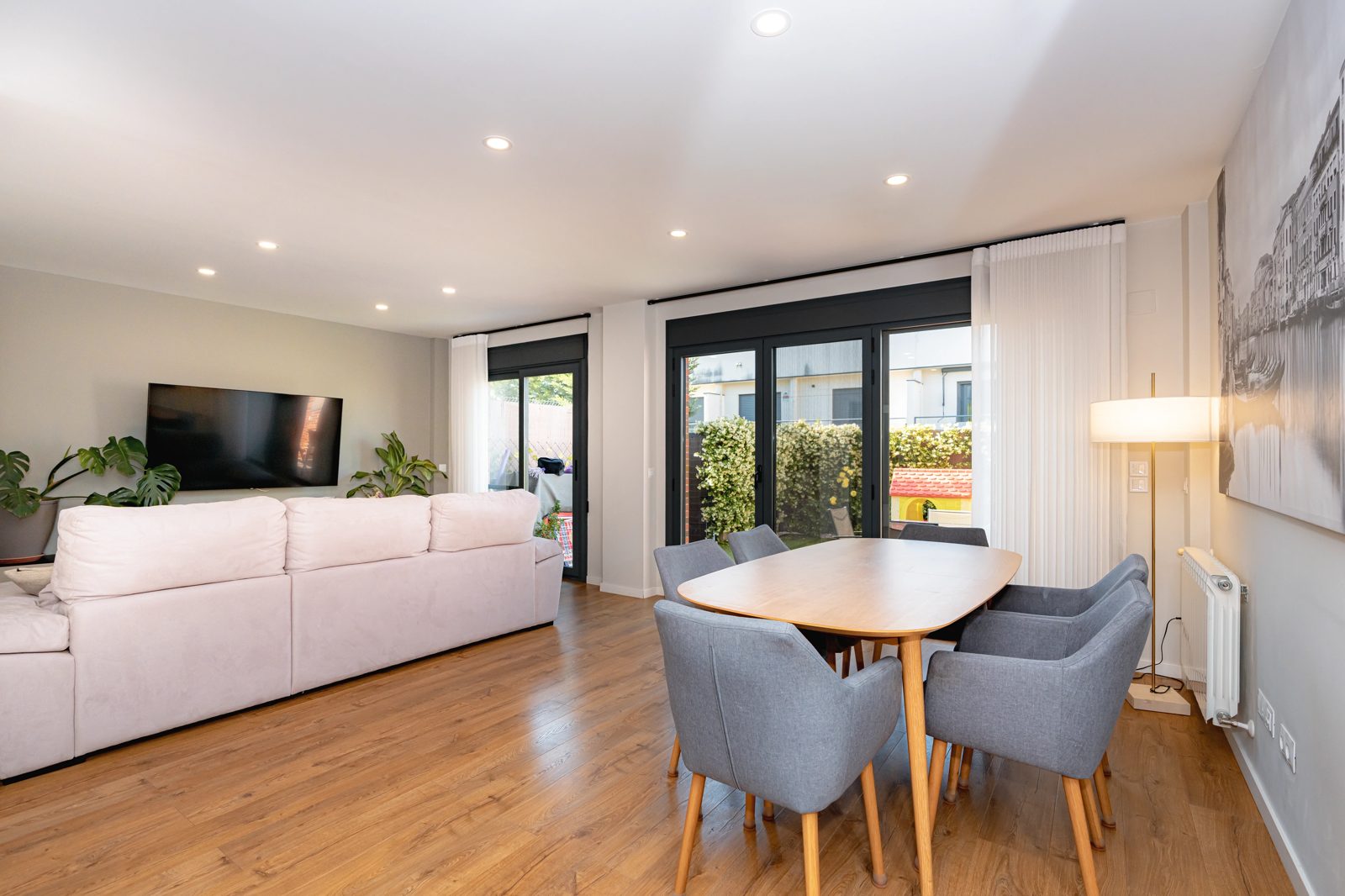 Living room of a Madrid family house
